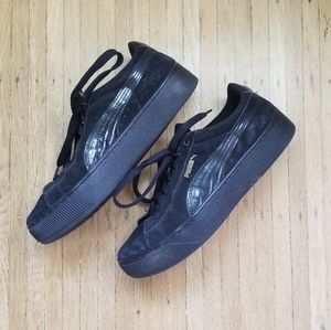 Black suede platforms puma's